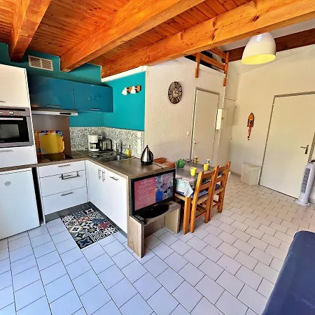 Apartment 6 Pers, Acces Direct Plage, Proche Commerces, Terrasse, Parking, Wi-fi Optionnel - Fr-1-387-199 *