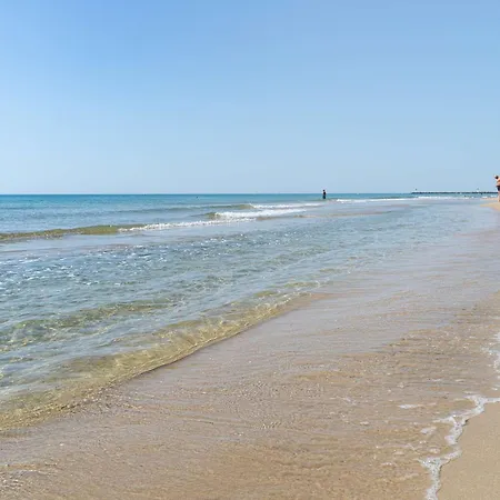 Apartment 6 Pers, Acces Direct Plage, Proche Commerces, Terrasse, Parking, Wi-fi Optionnel - Fr-1-387-199 *